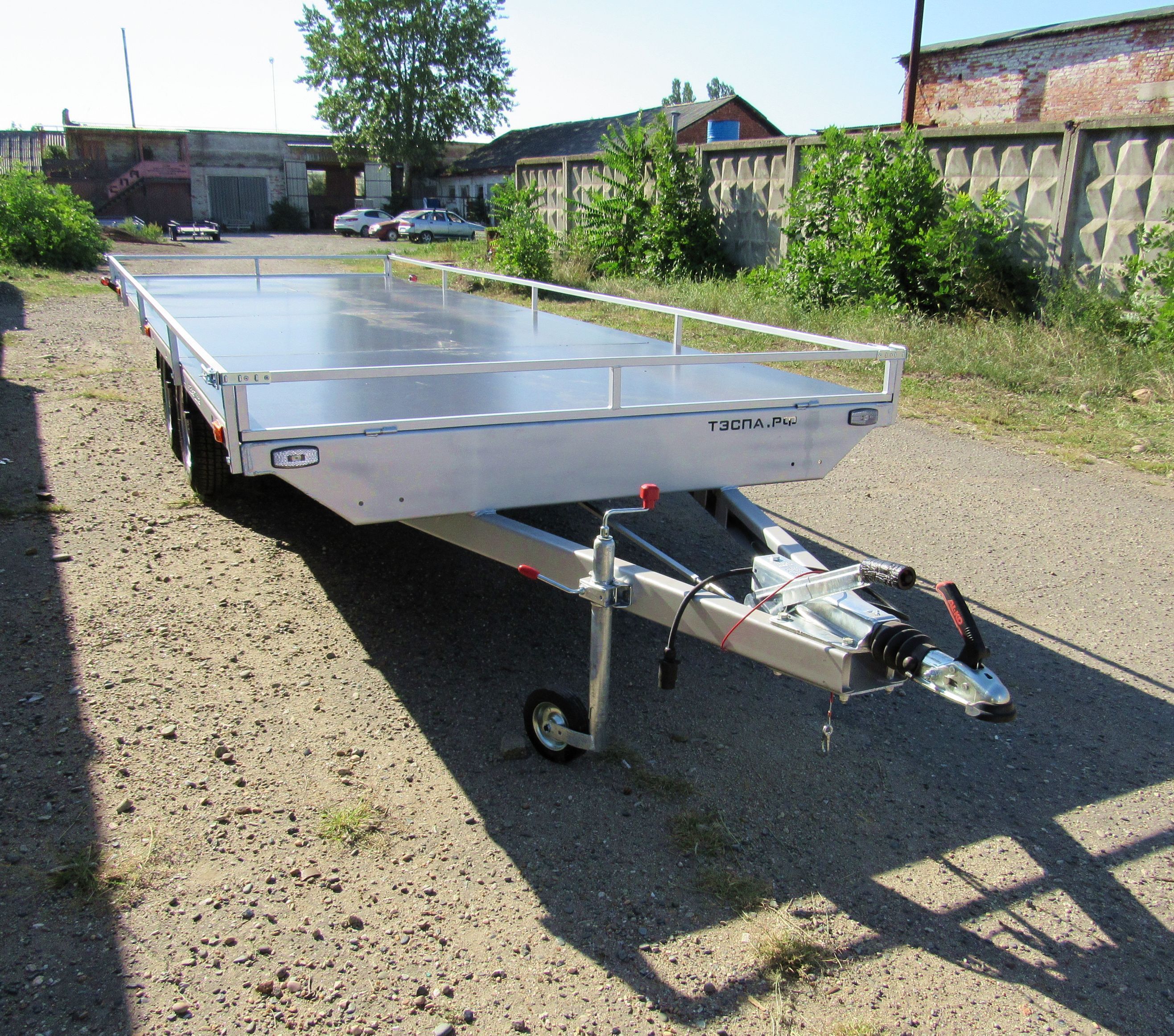 Прицеп BeeZone