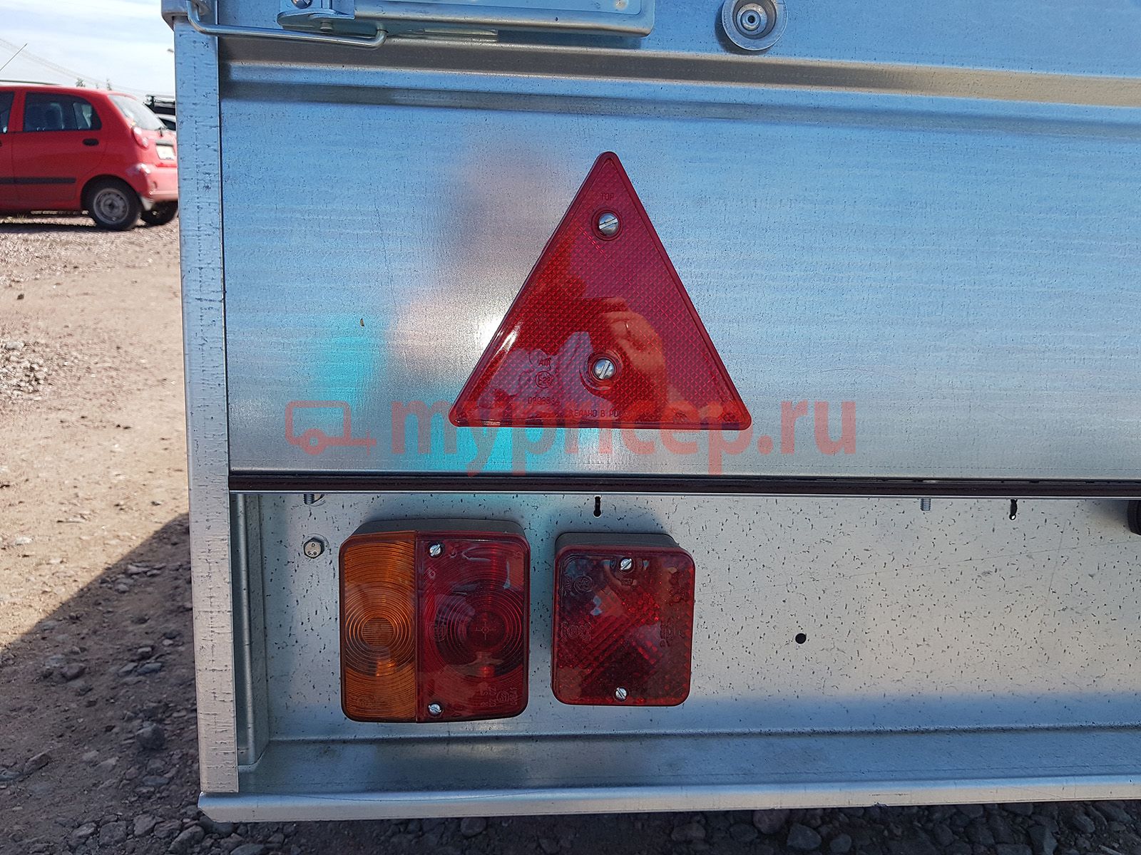 Прицеп ЛАВ 81011ВВ