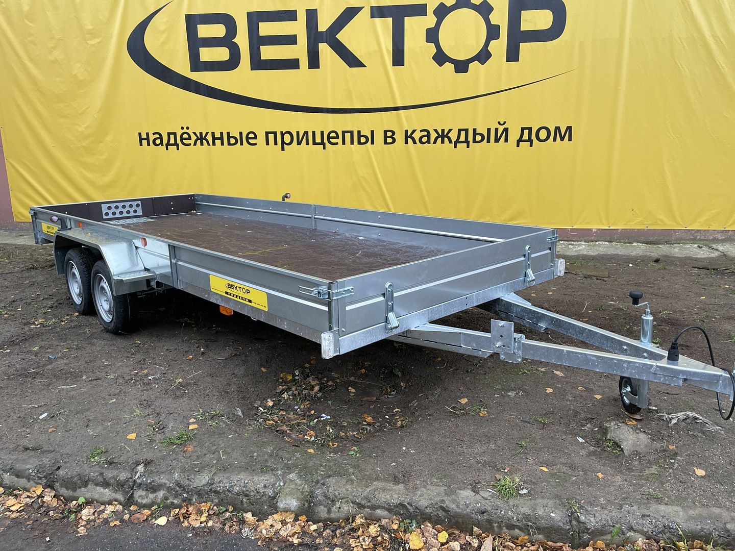 Прицеп ЛАВ 81013Е 5.0