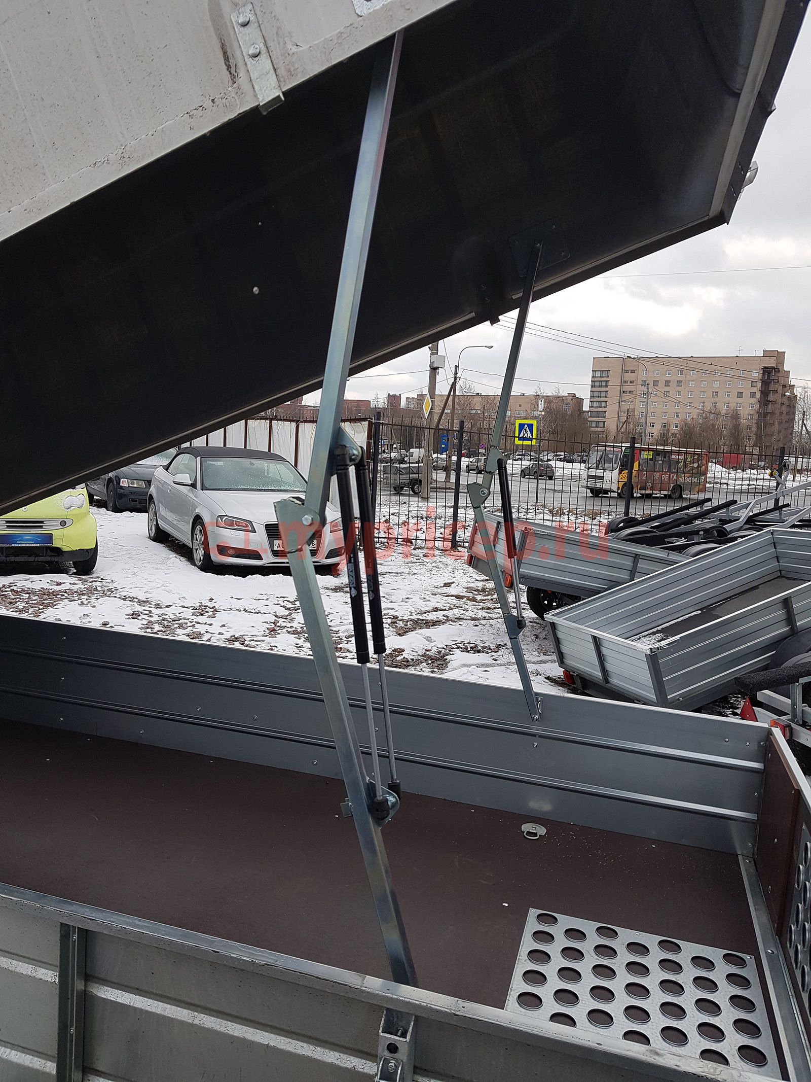 Прицеп ЛАВ 81012A