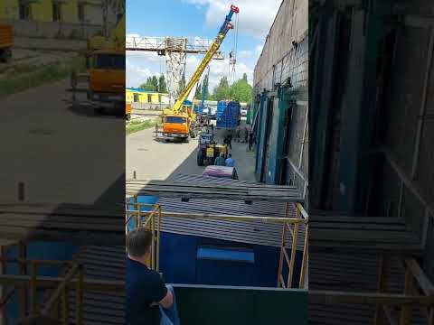 Разгрузка 40 футового контейнера кранами