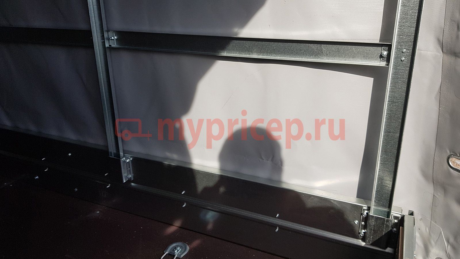 Прицеп ЛАВ 81012A
