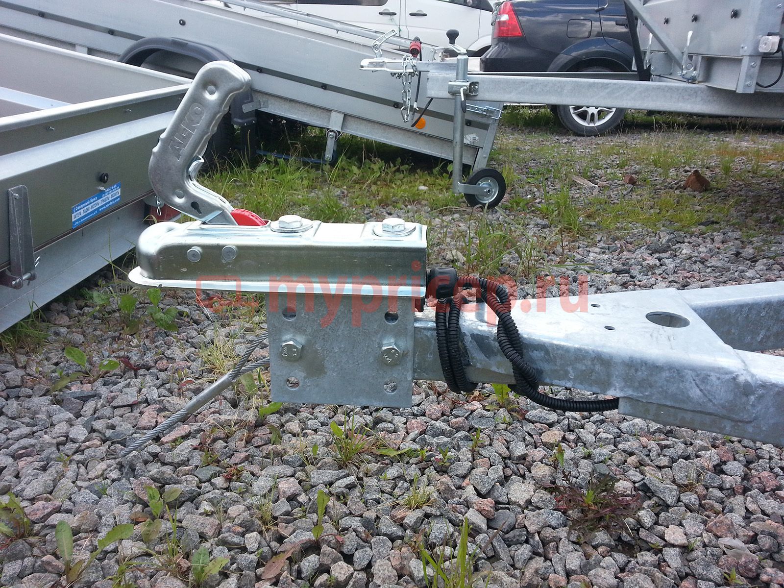 Прицеп ЛАВ 81012A